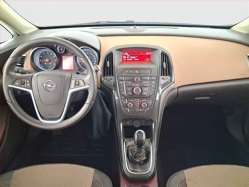 Opel Astra (2013) Cosmo 1.4 T, Serv.kniha - fotka 8 z 20