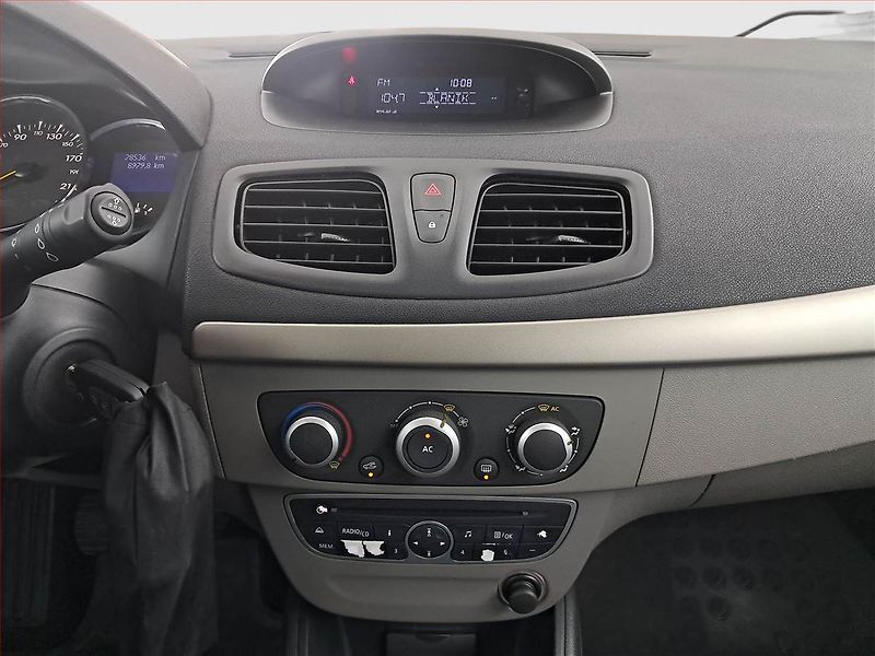 Renault Mégane (2012) Confort 1.6 16V, Tempomat - fotka 12 z 17