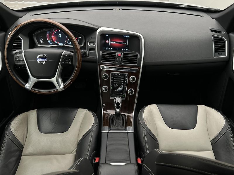 Volvo XC60 D5 AWD POLESTAR SUMMUM AUT  - fotka 2 z 38