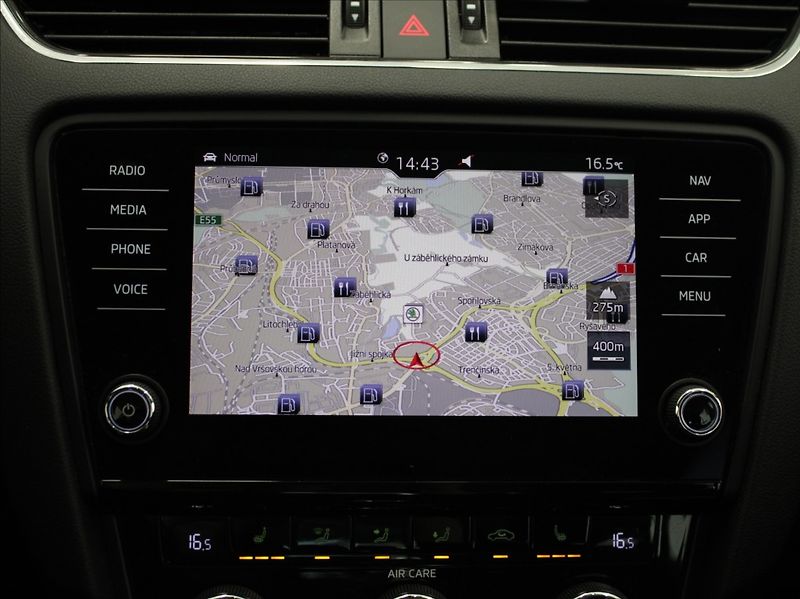 Škoda Octavia 2,0 TDi 135kW 4x4 DSG Scout - fotka 11 z 33