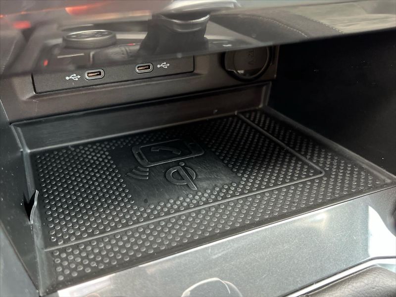 Volkswagen Tiguan 2,0 TDi 147 kW 7DSG 4MOTION EL - fotka 30 z 32