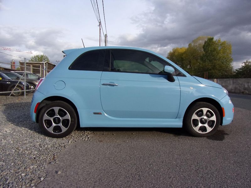 Fiat 500e (2017) 24kWh ATRAKTIVNÍ BARVA+VÝBAVA  - fotka 4 z 20