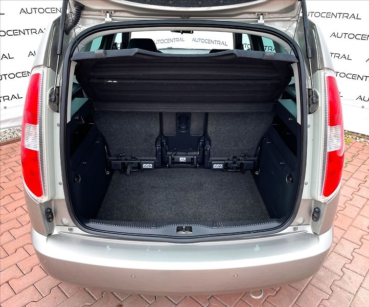 Škoda Roomster 1,2 TSi,77kW,serv.kn. - fotka 10 z 23
