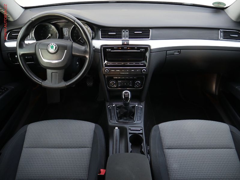 Škoda Superb (2012) 2.0TDi 4x4, AC, TZ, park - fotka 7 z 20