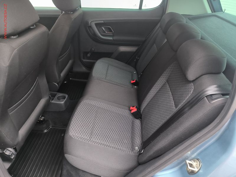 Škoda Fabia (2011) 1.2TSi, 1.maj,ČR, AC - fotka 10 z 15