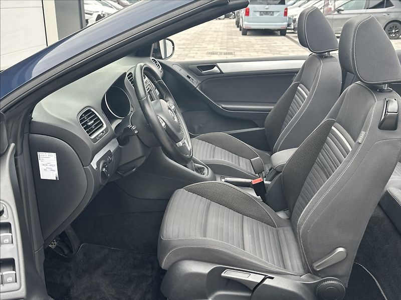 Volkswagen Golf 1,2 TSI 105PS  Cup Cabrio - fotka 16 z 48