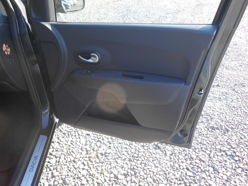 Dacia Lodgy STEPWAY,7Míst,NAVI,75TKm!! - fotka 16 z 38
