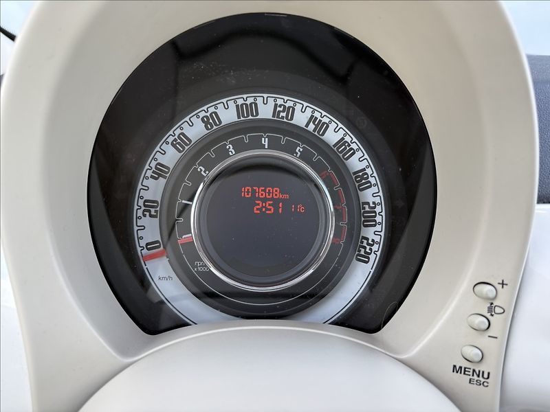 Fiat 500 1,2 i 51 KW MANUAL PANORAMA CZ - fotka 9 z 18