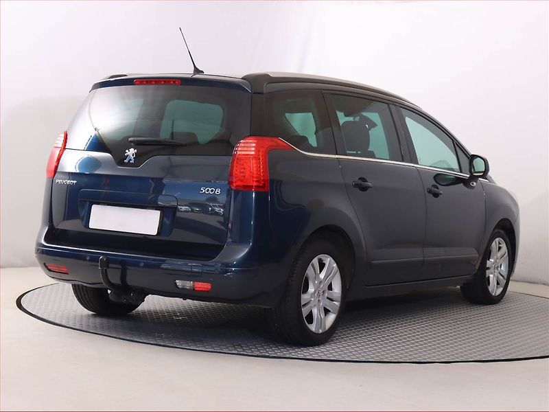 Peugeot 5008 (2012) Active 1.6 HDi, Navi, Tempomat - fotka 5 z 19