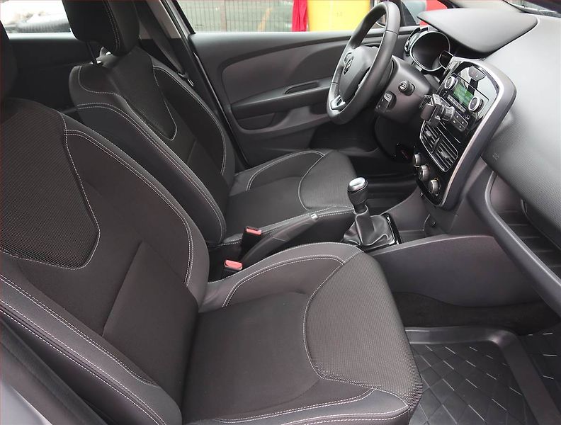 Renault Clio (2017) 0.9 TCe, ČR,1.maj, Tempomat - fotka 9 z 22