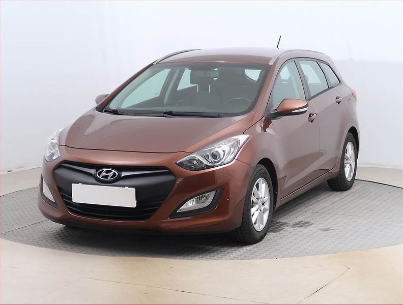 Hyundai i30 (2014) 1.6 GDI, Serv.kniha, Tempomat - fotka 2 z 14