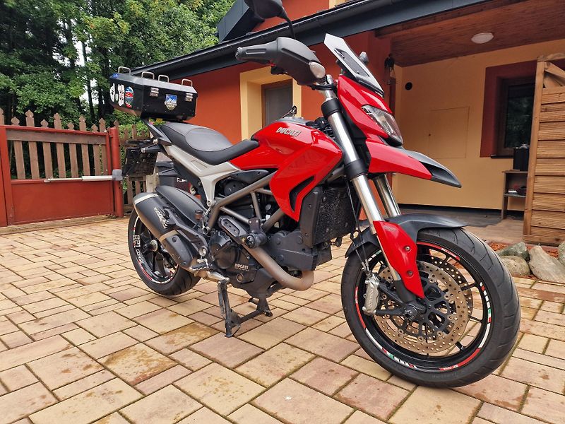 Ducati Hyperstrada 821 (2014) - fotka 1 z 17