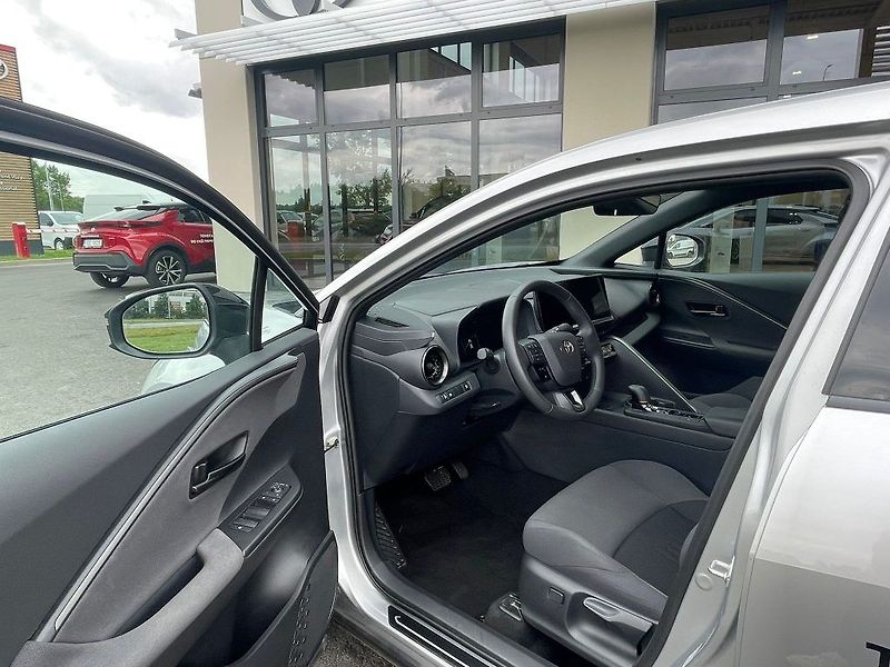 Toyota C-HR 1.8L Style Hybrid 2x4 - fotka 13 z 23
