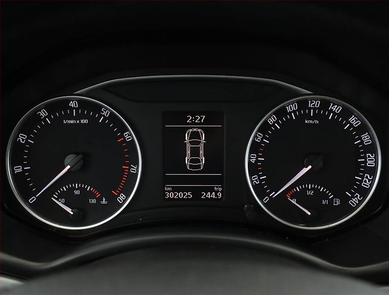 Škoda Octavia (2012) 1.4 TSI, ČR,1.maj, po STK - fotka 9 z 17