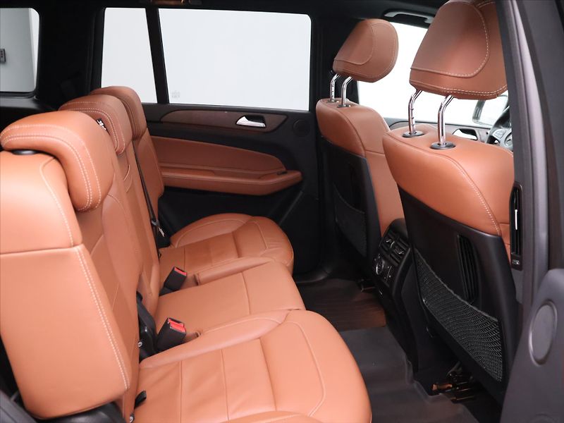 Mercedes-Benz GLS 3,0 350d 190kW AMG Sport DPH - fotka 14 z 45