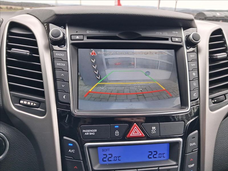 Hyundai i30 1,6 GDI AT Weekend PANORAMA - fotka 6 z 19