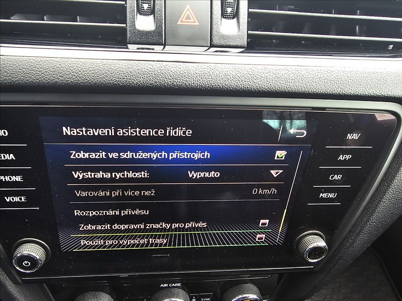 Škoda Octavia III 2,0TDi STYLE EXTRA + - fotka 24 z 50
