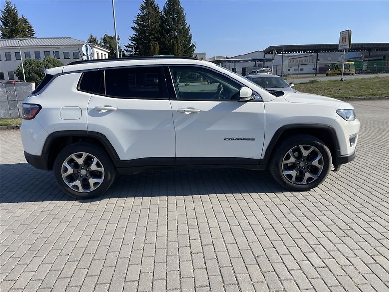 Jeep Compass 1,4 T 125kw AT9 4x4 Limited - fotka 5 z 32