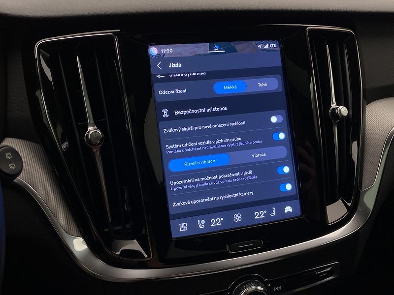Volvo V60 B4 DARK PLUS AUT  - fotka 48 z 59