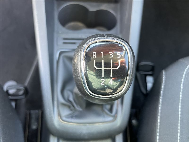 Škoda Fabia 1,0 TSi 70kw DRIVE GPS LED Kli - fotka 18 z 32