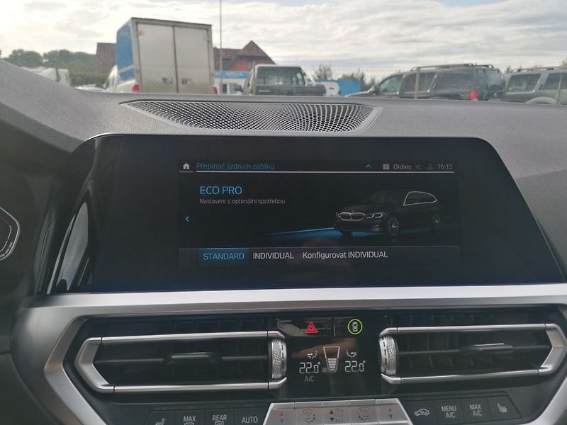 BMW Řada 3 (2020) 2.0 318D A/T Kůže - fotka 21 z 44