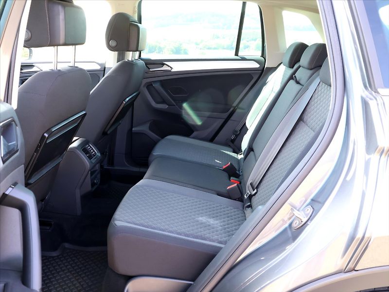Volkswagen Tiguan 1,4 TSI 110kW DSG LED 1.Maj. - fotka 14 z 27