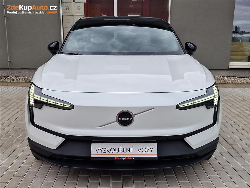 Volvo EX30 AWD Ultra Twin 315kW,ČR,1.Maj - fotka 4 z 48