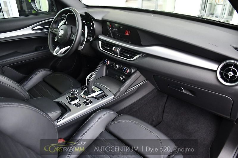 Alfa Romeo Stelvio 2.2 Diesel 16V Veloce TAŽNÉ - fotka 15 z 52