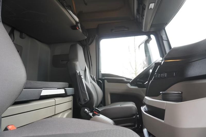 MAN TGX (2024) 26.400 6x2 chlaďák EURO 6 - fotka 19 z 22