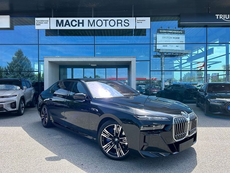 BMW Ostatní M760e xDrive, B&W Diamond TOP - fotka 2 z 35