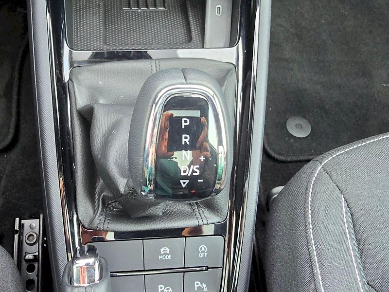 Škoda Kamiq (2024) 1,0TSI 85KW DSG MONTE CARLO - fotka 17 z 33