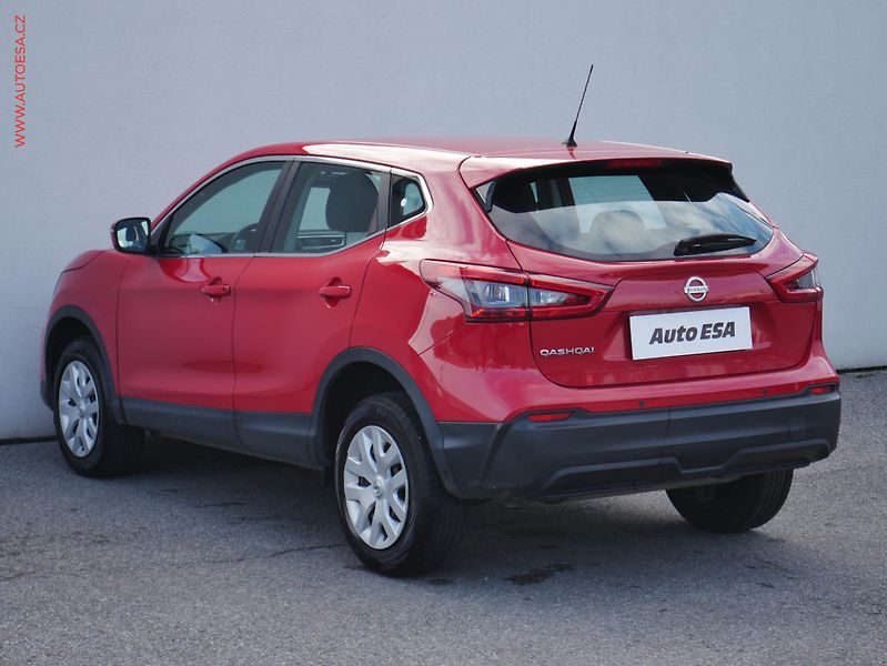 Nissan Qashqai (2020) 1.3 DIG-T, ČR, AC, temp - fotka 6 z 19