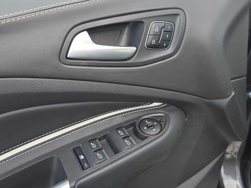 Ford Kuga (2017) Vignale 2.0 TDCi A/T 132kW, 1. - fotka 14 z 29