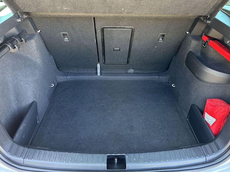 Škoda Karoq (2022) 2.0 TDI Sportline - fotka 30 z 35