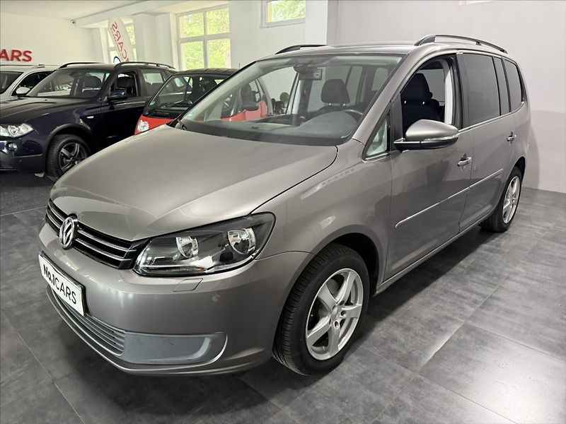 Volkswagen Touran 1,6   TDI 77KW VÝHŘEV TAŽNÉ - fotka 3 z 19
