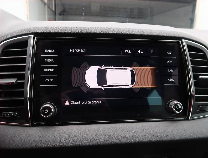 Škoda Karoq (2017) Style 1.5 TSI, Automat - fotka 18 z 21