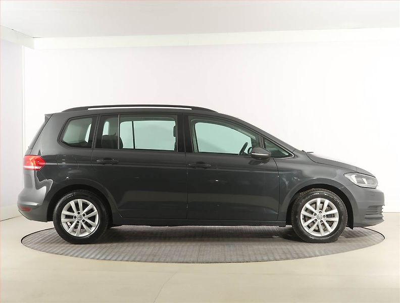 Volkswagen Touran (2016) Comfortline 2.0 TDI, Automat - fotka 6 z 21