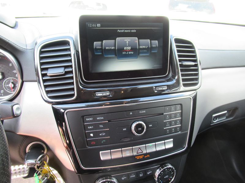 Mercedes-Benz GLE (2015) 350Cdi AMG paket - fotka 10 z 16