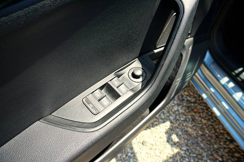 Škoda Superb (2017) L&K 2,0 TDI 140 kW - fotka 34 z 62