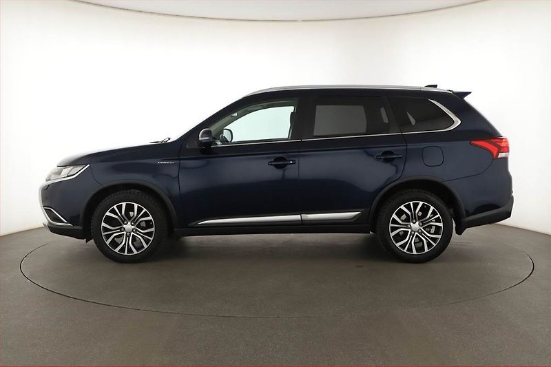 Mitsubishi Outlander (2019) 2.2 DI-D, 4X4, Automat - fotka 3 z 16