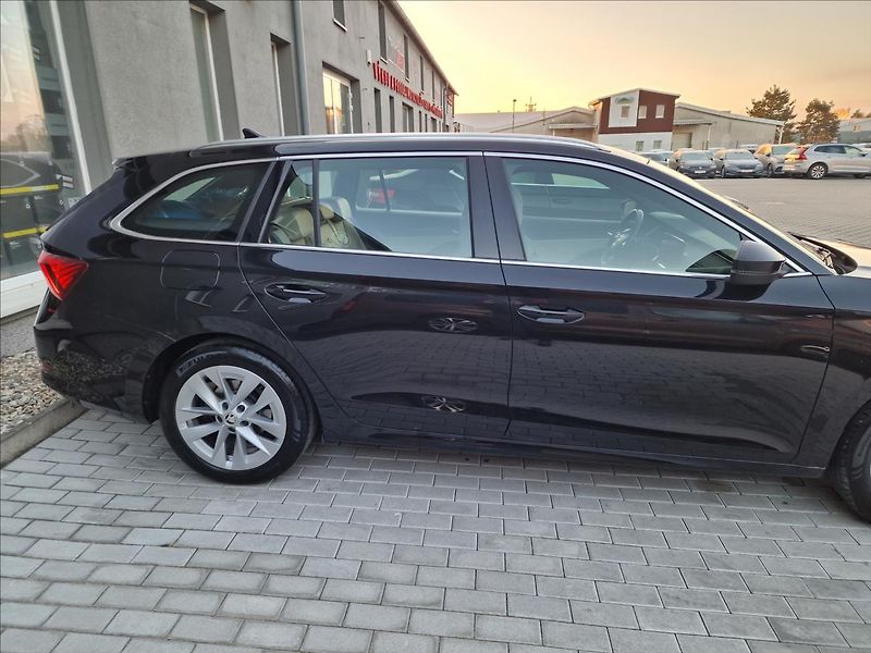 Škoda Octavia 2.0TDI 110kW DSG Style, 1.Maj. - fotka 41 z 50