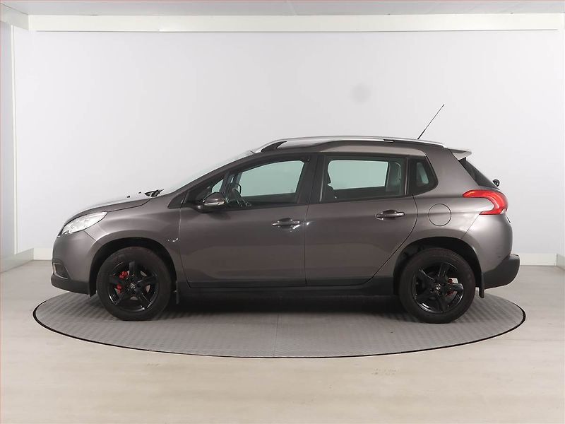 Peugeot 2008 (2016) 1.2 PureTech, Tempomat - fotka 3 z 12