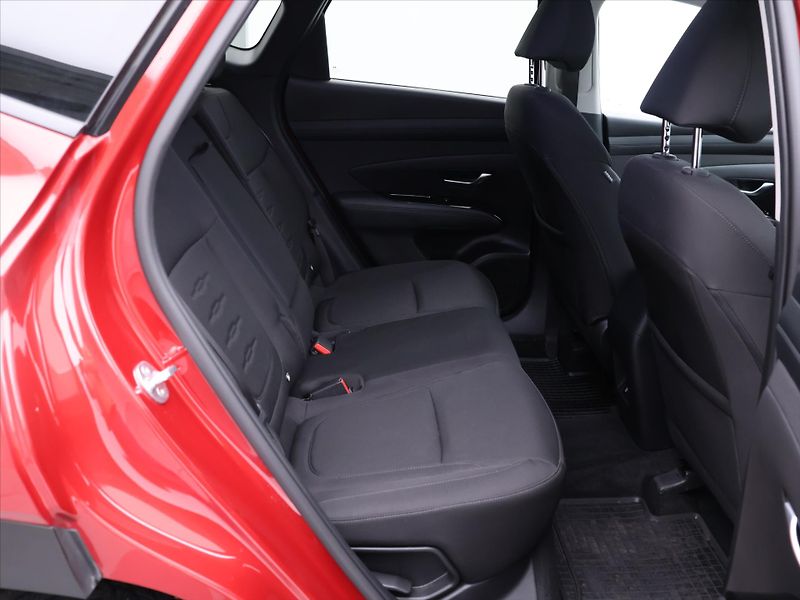 Hyundai Tucson 1,6 T-GDI 117kW AWD Style DPH - fotka 11 z 29