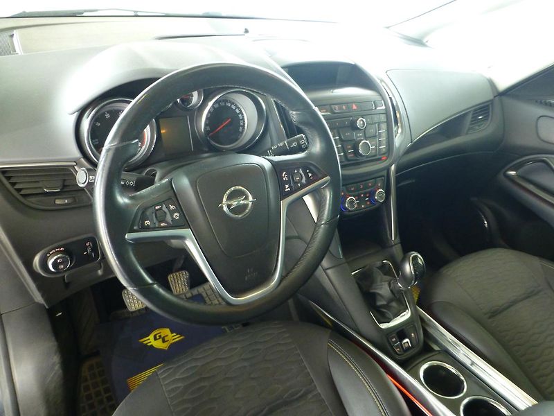 Opel Zafira (2012) 2,0CDTI-121KW*VYHŘ.SE*XENON*7M - fotka 11 z 27