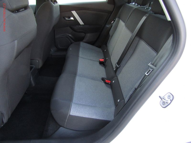 Citroën C4 (2022) 1.2 PT, ČR, AC, temp - fotka 10 z 17