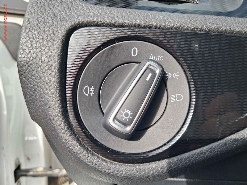 Volkswagen Golf (2013) 2.0 TSi, GTi, bixen, navi - fotka 15 z 17