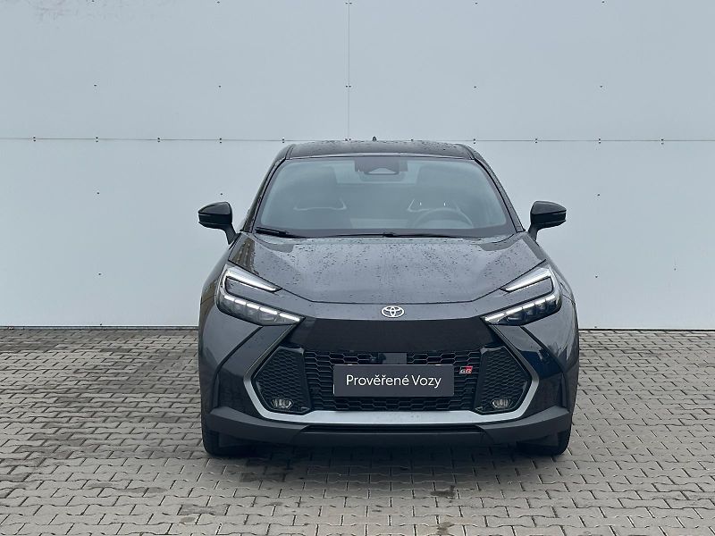 Toyota C-HR 2,0 HEV e-CVT GR Sport - fotka 4 z 30