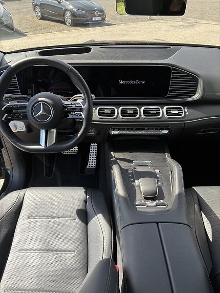 Mercedes-Benz GLE (2024) 450d 4MATIC - fotka 13 z 17