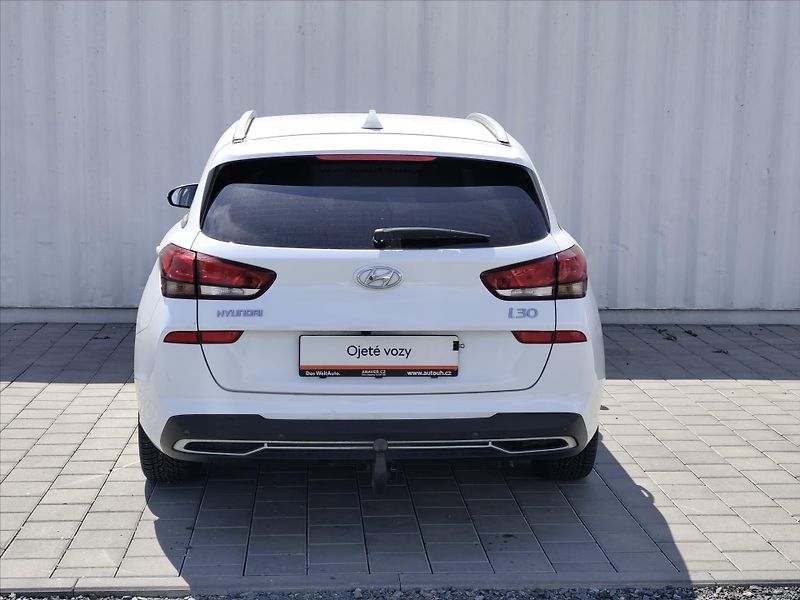 Hyundai i30 1,5   T-GDI MHEV - fotka 18 z 22