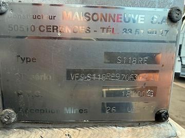 Mercedes-Benz Axor (2013) 2533 6x2 cisterna na vodu  - fotka 13 z 27